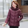Chaqueta de Algodón de Invierno para Madre Mayor de 60+ Años con Forro Polar y Estilo Engrosado 2026 Nuevo Estilo de Invierno Abrigo Grueso de Algodón para Mujeres de Mediana Edad y Mayores