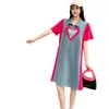 Nuevo Vestido Casual Ceñido con Estilo Coreano, Color Lavado de Mezclilla, Bloques de Color, Parches, Cuello con Solapa, Cremallera, Patrón en Forma de Corazón