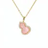 Pingente de Cabaça Romboide Vazado Cravejado de Diamantes de Alta Qualidade para Mulheres, Vários Estilos, Colar Pingente Fashionable de Luxo Leve, Estilo de Luxo Leve de Nicho