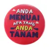 Broche creativo geométrico redondo de dibujos animados en inglés con frase corta, lindo personaje animal, insignia de hojalata de metal