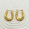 Moda Europea y Americana Pendientes de Acero Inoxidable Temperamento Dorado Versátiles Sensación de Alta Gama Resistentes al Color Retro Nicho Pendientes de Botón Adornos para Orejas