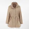 Gabardina retro FCB estilo "old money" con cordón para mujer, color caqui moderno otoño/invierno 2026, cintura entallada