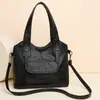 2025 Nova Bolsa Tote de Couro Macio Retrô Bolsa de Ombro Multicamadas Casual Versátil Bolsa para Mãe de Meia-Idade Bolsa Transversal
