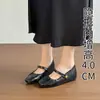 Sapatos Femininos Mary Jane Prata Estilo Francês Modelo Novo Verão 2025 com Aumento de Altura Oculto e Sapatos de Ballet Plissados Vovó