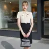 Vestido de Trabajo Profesional en Stock, Manga Corta de Verano, Elegante y con Estilo para Mujer, Adecuado para Maestras de Jardín de Infancia, Esteticistas y Personal de Joyería