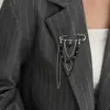 Acessórios transfronteiriços europeus e americanos, broche de coração multi-franjas único e exagerado, decoração de pino de corrente de pérolas da moda ins