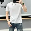 Camiseta de Manga Curta Lisa Preta e Branca Nova de Verão 2026 para Homens, Corte Slim, Respirável, Gola Redonda, Casual, Versátil, Manga Meia Mão