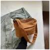Bolsa cruzada ligera de nailon multicolor casual multifuncional para mujer, nueva y versátil 2026 para viajes transfronterizos y uso al aire libre