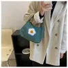 Bolsa de Oso de Dibujos Animados para Mujer Verano Verde Pequeña Fresca Versátil Bolso de Hombro Casual Bordado de Flores Bolso de Mano de Moda