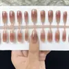 Nueva colección de arte de uñas en color ciruela, que incluye pegatinas para uñas y uñas postizas removibles