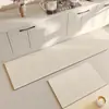 Alfombrilla especial para suelo de cocina japonesa 2024 nuevo estilo crema lodo de diatomeas antideslizante impermeable y a prueba de aceite alfombra larga