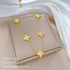 [acero de titanio de cuerpo completo] hierba de la suerte láser temperamento personalidad estilo minimalista horno de viento oro real femenino ins collar para clavícula