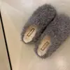 Chinelos de algodão, meias pantufas da moda para mulheres, 2026, que aumentam a altura, outono/inverno, fofos, bico fechado, para mulheres baixinhas, com forro de fleece, para usar ao ar livre