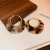 Pendientes de Cuero Estampado Leopardo Estilo Retro de Hong Kong Aguja de Plata Simples y Versátiles Pendientes de Alta Gama Moda Elegante Pendientes de Nicho para Mujeres