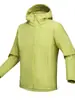 Chaqueta de montañismo unisex de alta calidad de color liso, nueva colección 2026, chaqueta softshell suave, transpirable y resistente al desgaste para exteriores