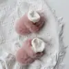 Suministro Directo de Fábrica de Zapatos Casuales Peludos Estilo Coreano para Bebés de Otoño e Invierno, Zapatos Cálidos con Forro de Felpa para Caminar de Suela Suave para Niñas Pequeñas