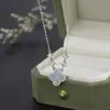 Colar de trevo de quatro folhas fresco e simples em prata pura 999, corrente para clavícula com pingente de cristal de gelo versátil, acessório doce e de alto valor para meninas