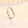 Nuevo Anillo de Pareja Pluma de Cupido Par de Anillos para Mujer Diseño de Nicho Regalo de San Valentín de Alta Gama Moda