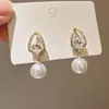 Pendientes de perlas francesas para mujer, de plata, con pasador, 2024, nuevos pendientes de circonita de lujo, ligeros y retro de alta gama.