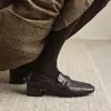 Sapatos de Couro Camélia Versáteis Retrô 4cm Nova Coleção Primavera e Outono 2026 Bico Quadrado Salto Bloco Slip-On Elegantes Sapatos Individuais para Mulheres