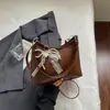Bolso tote simple de moda y tendencia para el día a día, bolso de axila con diseño de nicho, bolso de hombro grande y elegante para mujer