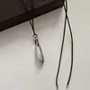 Collar minimalista con colgante de gota de agua para mujer, cadena para la clavícula de nicho de lujo ligero de alta gama, accesorio de collar largo versátil y moderno
