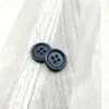 Punto Patrón de Resina de Alta Gama Botones de Cuatro Ojos Ropa Exterior de Cachemira Cortavientos Ropa de Traje Exterior Botones Redondos
