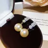 Brincos de tarracha geométricos de pérola e zircônia de luxo leve estilo francês para mulheres, brincos de design de nicho, versáteis para festas, com um toque de luxo leve e de alta qualidade