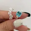 Anillo con Diseño de Patrón Tallado de Flor de Zircón Azul Extra Grande para Mujeres para Usar Juntas, Dulce, Moderno y Versátil, con Apertura Ajustable