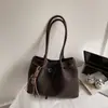 Nova Bolsa Tote Vintage de Nicho Outono/Inverno 2026 Bolsa de Mão de Grande Capacidade Moda Feminina para o Dia a Dia Bolsa de Ombro