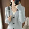 Cárdigan Coreano 2025 Otoño e Invierno Cuello en V Holgado Color Sólido Tejido Superior de Punto para Mujer Manga Corta Casual y Versátil