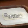 Brincos Stud de Uma Carta Três Pares Estilo Novo 2026 para Mulheres, Não Precisa Remover para Dormir, Joia de Brinco Pétala de Pérola Nutridora para Orelhas, Brincos Pendentes para Estudantes