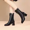 Botas de Invierno Europeas y Americanas de Punta Fina Forradas de Felpa Calientes de Media Caña para Mujer, Botines de Cuero Suave Suela Suave con Lazo para Comercio Transfronterizo