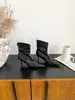 Botas femininas curtas finas de salto alto stiletto bico fino 2026 outono fivela de cinto elegante zíper traseiro