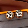 Aretes redondos de tachuela plisados con estampado de leopardo y aguja plateada, aretes estilo Maillard vintage, aretes de diseño único de nicho para mujer