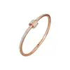Pulseira de Aço Titânio Ouro Rosé Pulseira Feminina de Alto Padrão Luxo Leve Nicho Pulseira de Zircônia Pulseira de Anel Liso Joia de Sub-mão