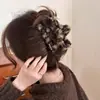 Outono e inverno leopardo pelúcia grande garra clipe feminino 2024 novo high-end sentido volta cabeça grampo de cabelo elegante tubarão clipe acessórios de cabelo