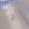 Collar de Diseño Completo con Diamantes Cruzados de Lujo de Alta Gama para Mujer, Colgante de Estrella Iridiscente, Cadena para Clavícula, Exquisito y Elegante Adorno de Cadena para el Cuello
