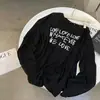Camiseta Coreana de Verano a la Moda con Cuello Inclinado, Estampado de Letras de Espuma, Holgada de Manga Larga, Camisa de Protección Solar para Mujer, Top Holgado con Hombros Descubiertos