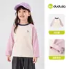 Camiseta Infantil Dudu con Bloques de Color, Top Suave de Manga Larga Otoñal para Niños, Camiseta Base Deportiva Cómoda y Versátil para Niñas