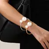 Europeu e Americano Transfronteiriço Mais Vendido Especialmente Moldado Pérola Pulseira Anel Brincos Conjunto de Colar Feminino Personalizado Aberto Simples Liga de Mão