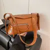 Bolso de Hombro Individual Retro de Lujo Ligero para Mujer Verano 2025 Gran Capacidad Casual Estilo Motociclista Bolso Cruzado Versátil