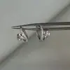Brincos de Metal Tulipa Rosa com Design Simples, Brincos Femininos, Únicos, Modernos e Versáteis