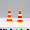 Plástico Grande 5 Piezas Señales de Tráfico Dibujos Animados Mini Bloqueo de Carretera Indicación Semáforo Set Juguete Pastel Joyería Decoración Péndulo