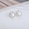 Versión coreana de aretes de perlas de flores huecas con micro incrustaciones de agua dulce natural combinables S925 plata esterlina joyería DIY para mujer al por mayor