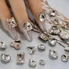 Lote Inteiro de Ornamentos Diamantados Especiais Huazi Imitação Brilhante Redondos de Cristal de Seda de Alta Qualidade K9 Substituição Diamantes para Nail Art com Fundo Pontiagudo de Vidro