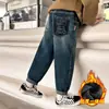 Z1008 Outono e Inverno para Crianças Yang Mais Velhas Calça Jeans de Veludo Macacão para Crianças Maiores Acolchoada com Fleece Espessa Moda Tendência