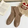 Calcetines de otoño e invierno, calcetines de algodón para mujer, estilos de primavera y otoño/invierno, calcetines lisos simples estilo japonés, calcetines de negocios de media pantorrilla estilo coreano, calcetines de algodón de moda