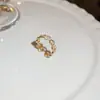 Anel Quadrado de Zircônia Banhado a Ouro Real Estilo Retrô Europeu Anel de Dedo Indicador Fashion para o Trabalho Leve Luxo Toque de Alta Qualidade Joia de Mão Feminina