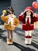 Casaco de Lã Infantil Feminino Inverno 2026 Novo Estiloso Jaqueta de Lã para Menininha Suéter de Lã Grossa com Pelúcia Infantil